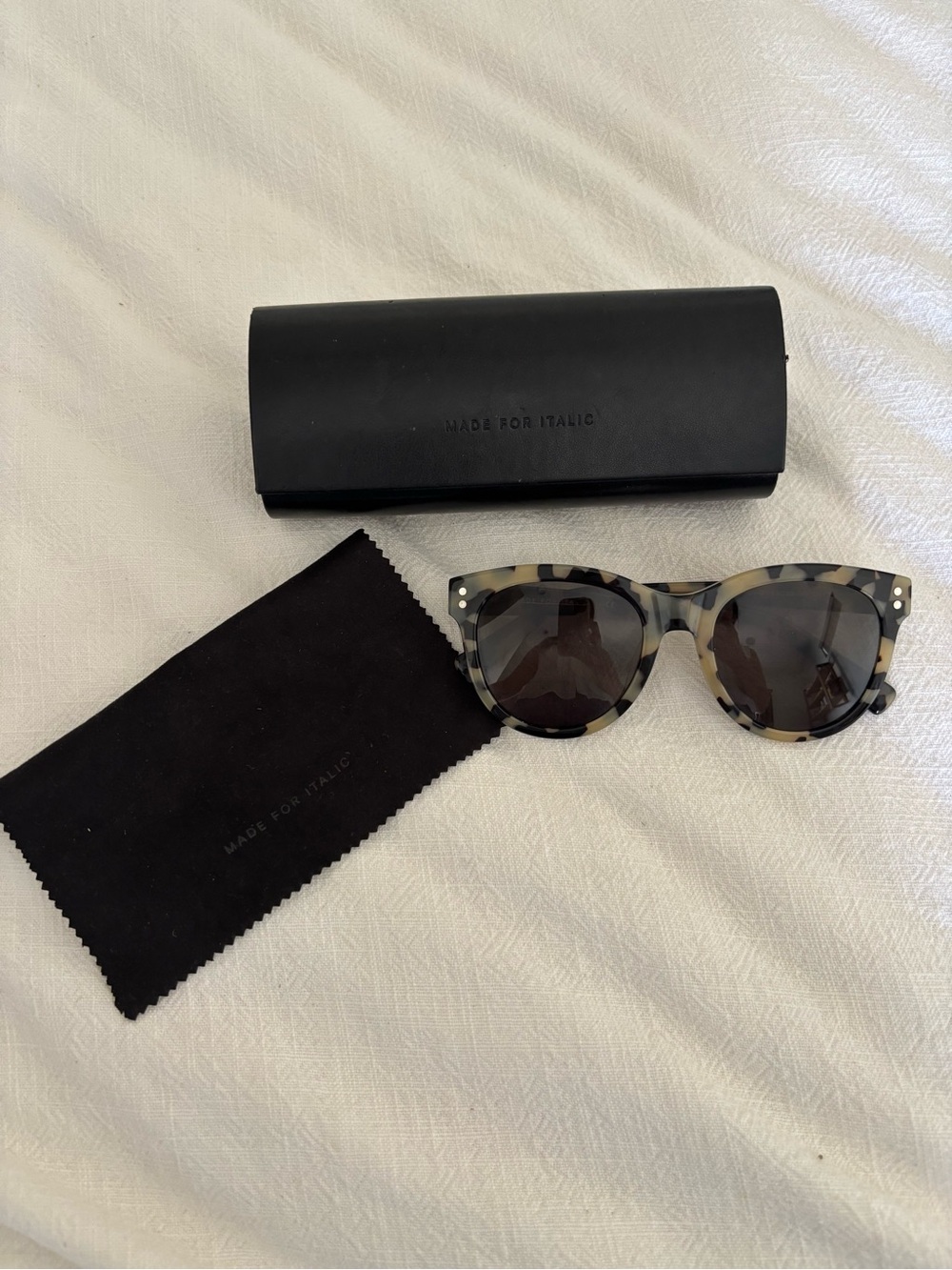 Cat-Eye Tortoiseshell Sunglasses - Gray/Black